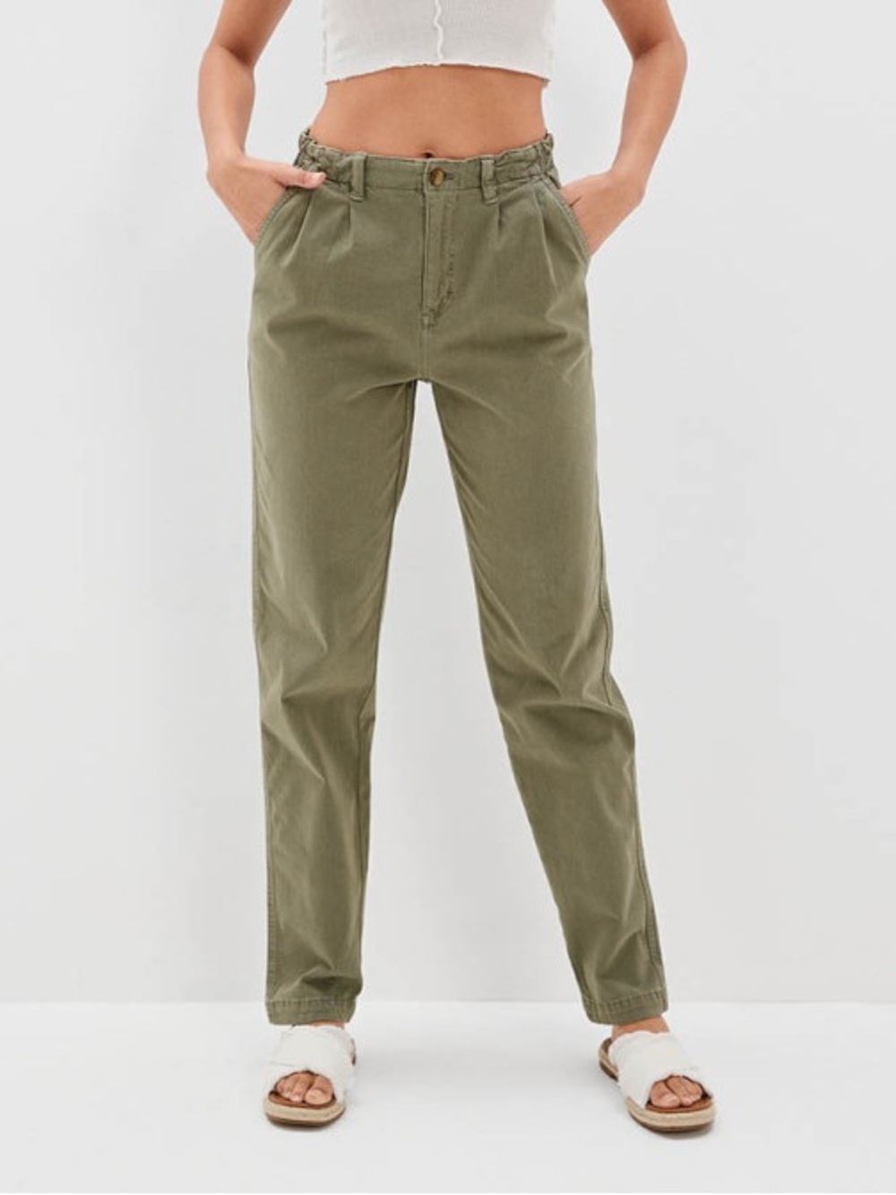 AMERICAN EAGLE Mom Pants In Green